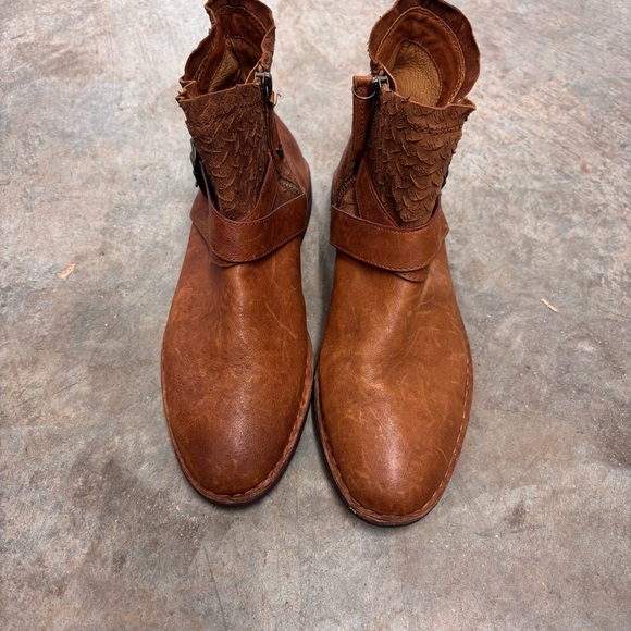 Trask Shoes - Trask Ankle Leather Booties Brown Western Cowgirl Distressed Womens 7